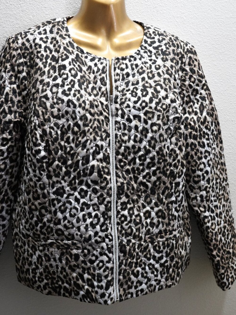 Chico's Chi Chi Cheetah Telly Quilted zip Jacket size 2  NWT